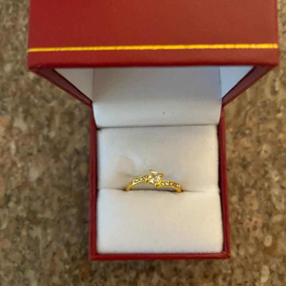 Gold tiny stone pinky ring